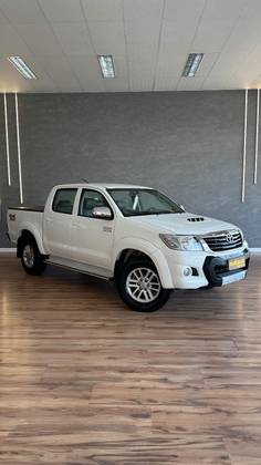 TOYOTA HILUX 3.0 SRV TOP 4X4 CD 16V TURBO INTERCOOLER DIESEL 4P AUTOMÁTICO TOYOTA HILUX 3.0 SRV TOP 4X4 CD 16V TURBO INTERCOOLER DIESEL 4P AUTOMÁTICO